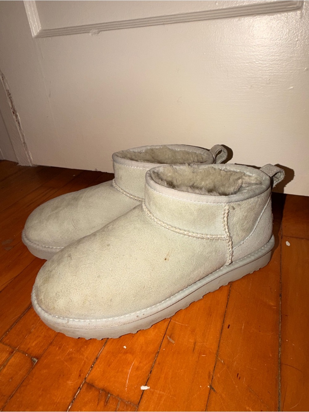 Uggs - Picture 7 of 8